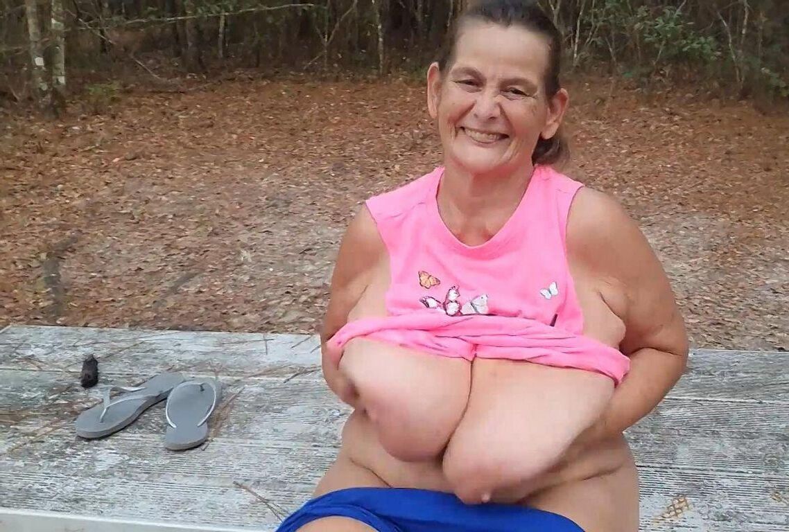 ENJOY SARAH'S MAGNIFICENT BIG BOSOMS