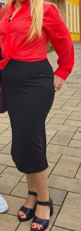 sexy busty blonde milf slut 