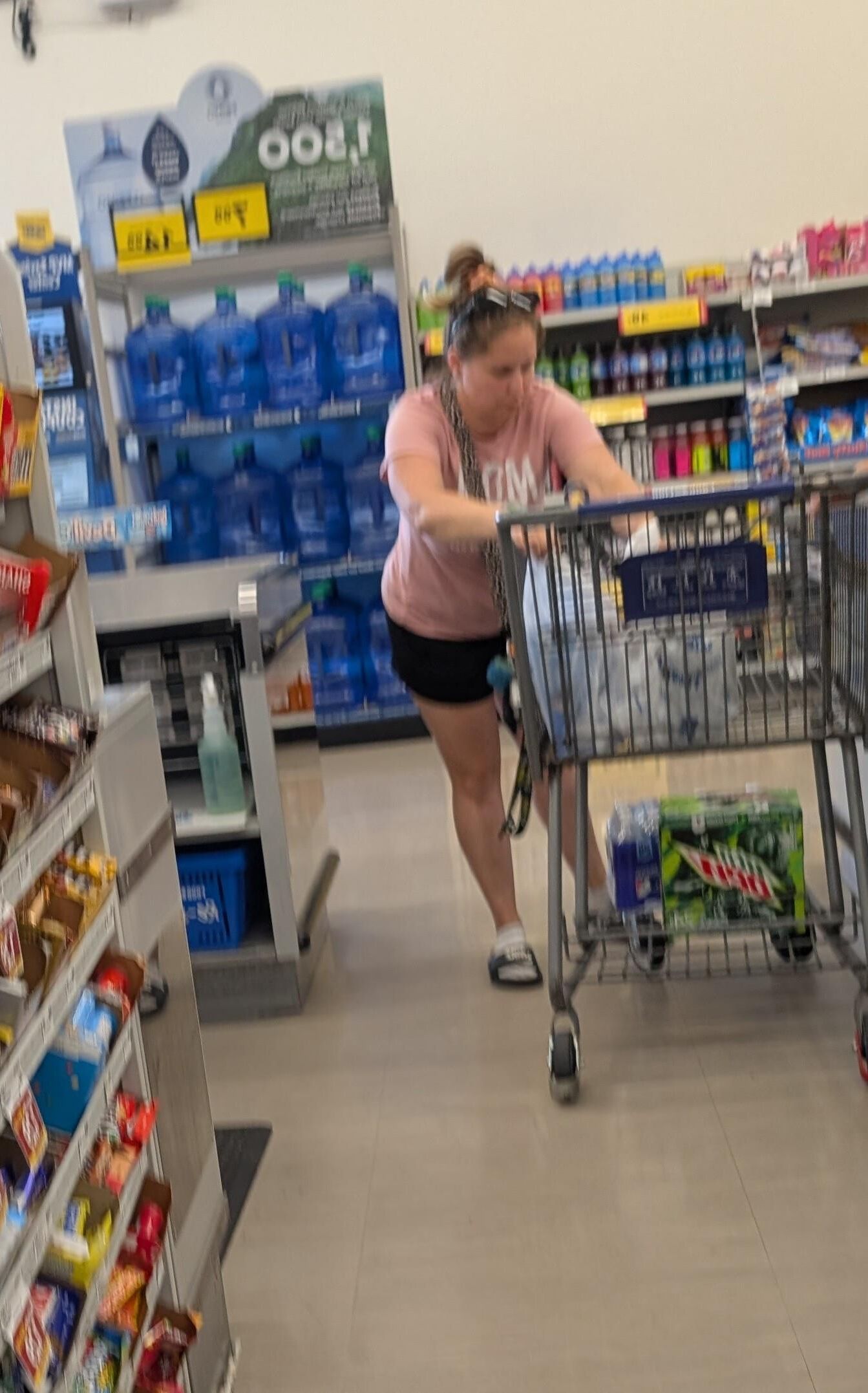 Awesome legs milf shopper
