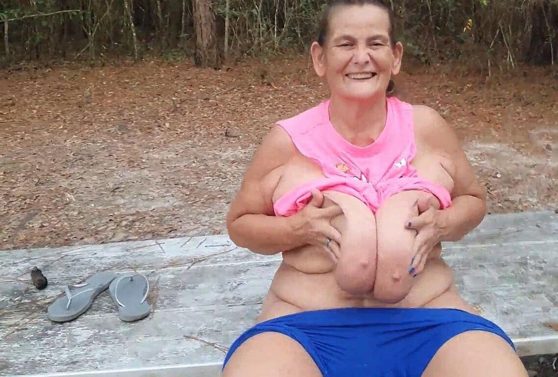 ENJOY SARAH'S MAGNIFICENT BIG BOSOMS