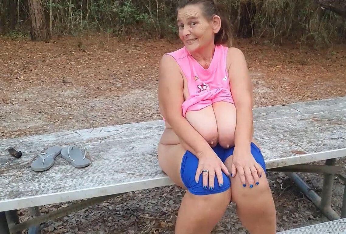 ENJOY SARAH'S MAGNIFICENT BIG BOSOMS