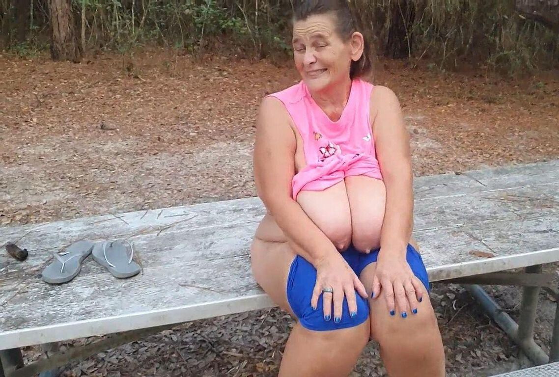 ENJOY SARAH'S MAGNIFICENT BIG BOSOMS