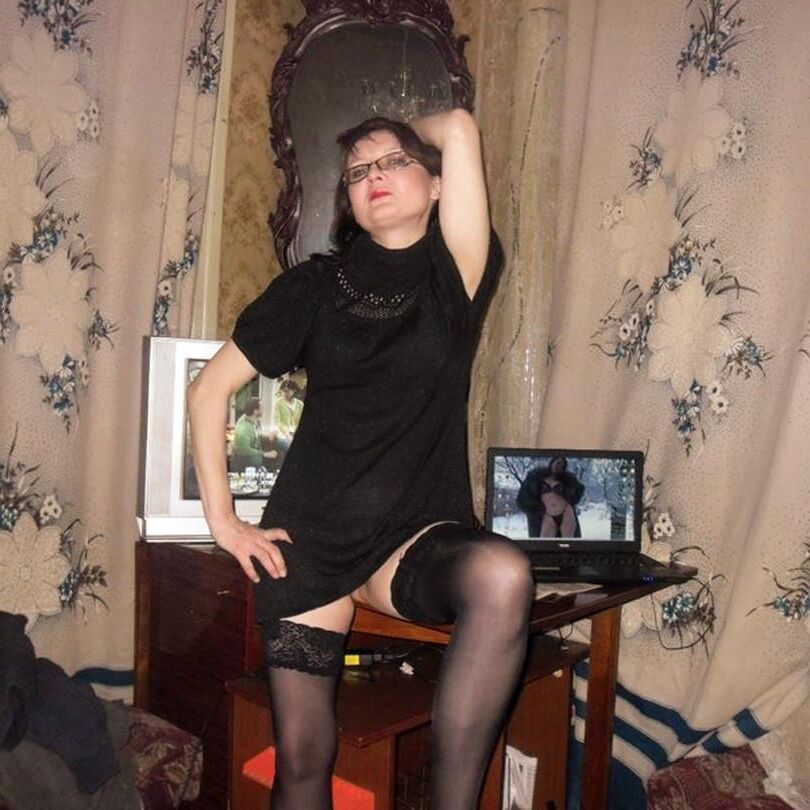 Women fully dressed. No nudes!