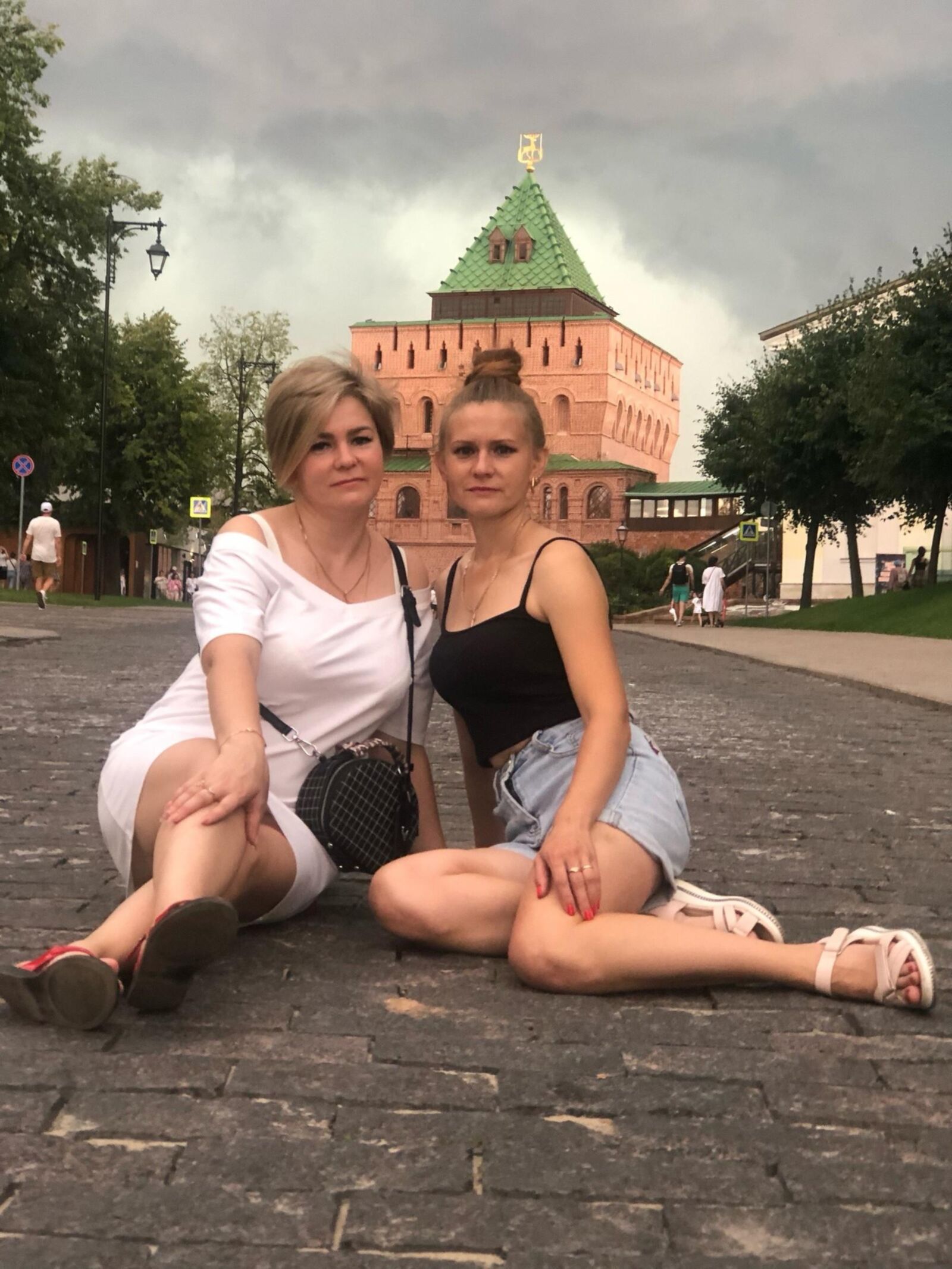 Non Nude Milfs Mixed 