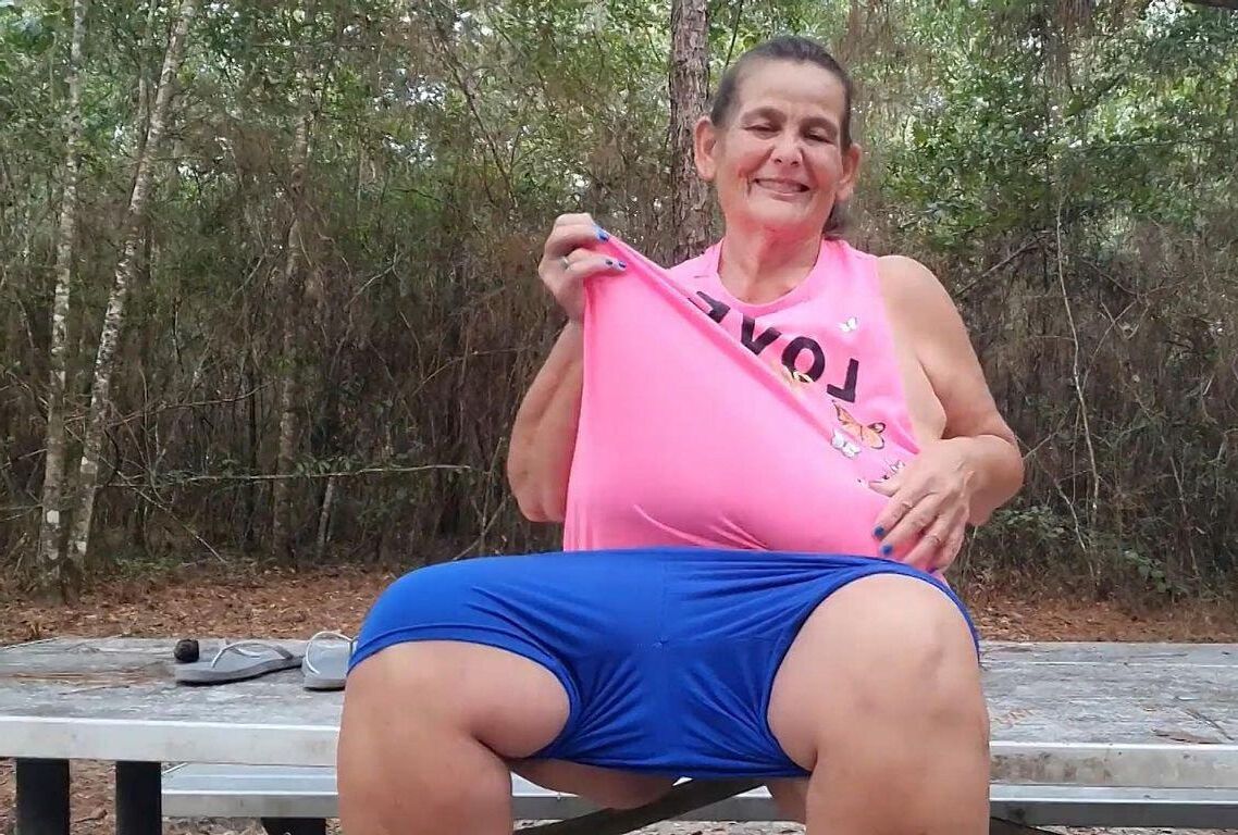 ENJOY SARAH'S MAGNIFICENT BIG BOSOMS