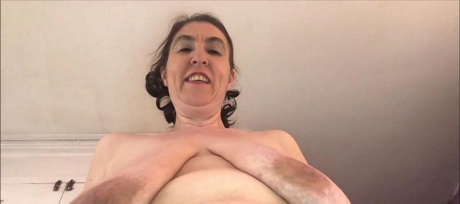 DELICIOUS MATURE BOSOMS