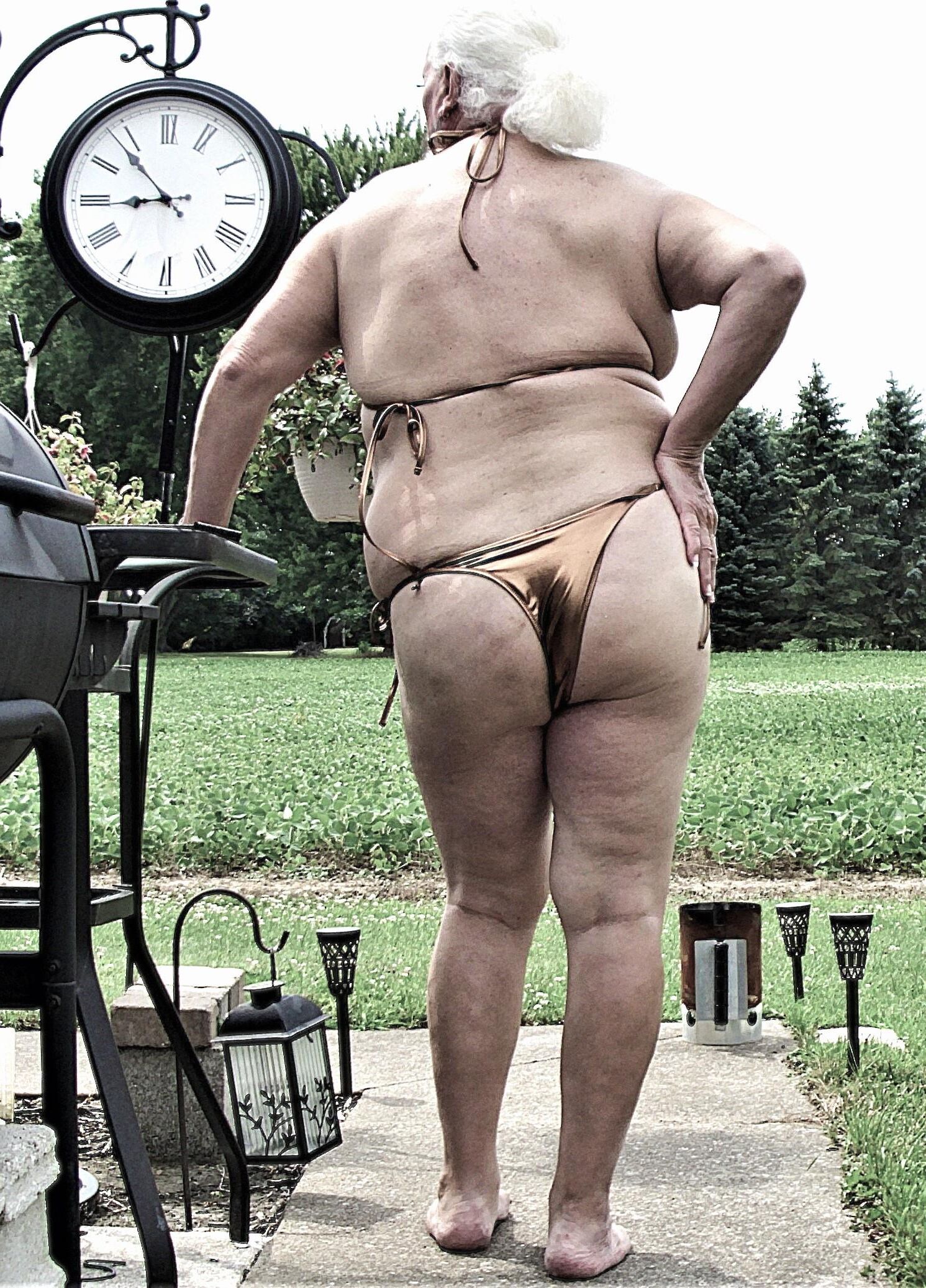 Shuggah Shows Off Her New PHATNESS In Public