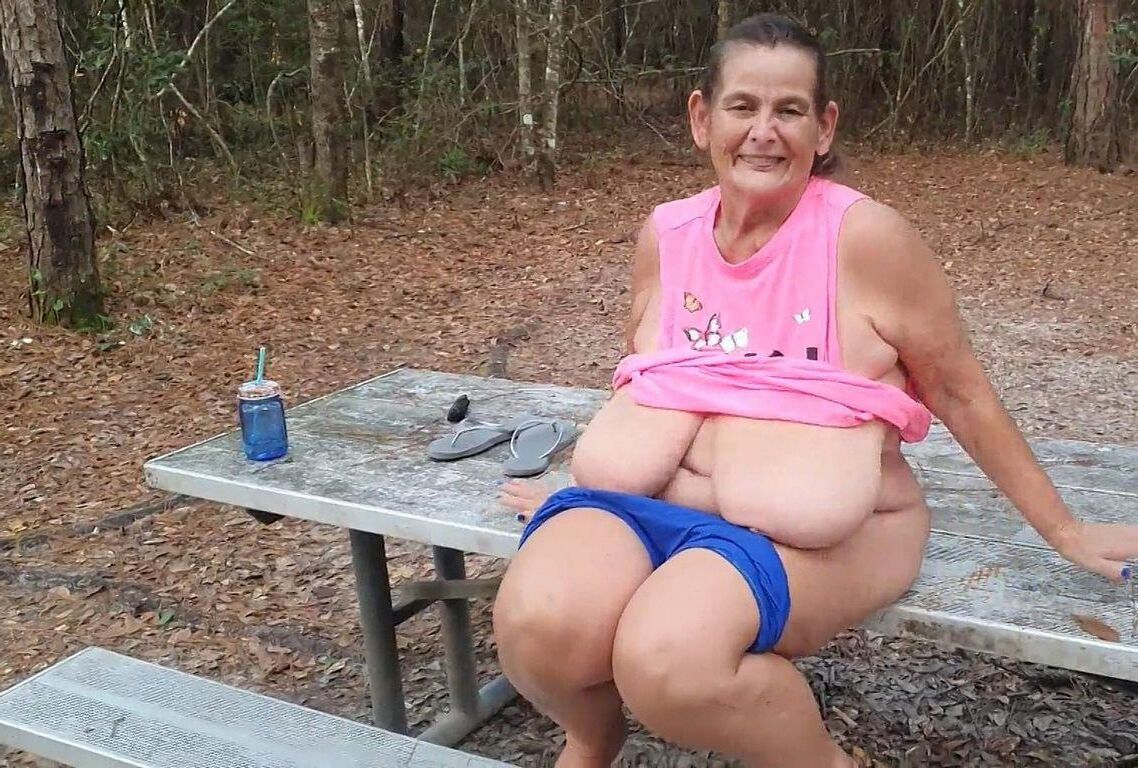 ENJOY SARAH'S MAGNIFICENT BIG BOSOMS