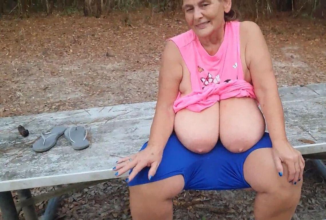 ENJOY SARAH'S MAGNIFICENT BIG BOSOMS