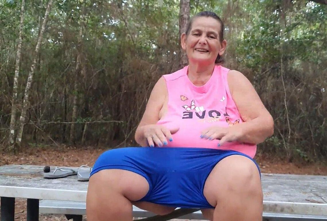 ENJOY SARAH'S MAGNIFICENT BIG BOSOMS