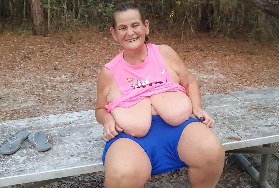 ENJOY SARAH'S MAGNIFICENT BIG BOSOMS
