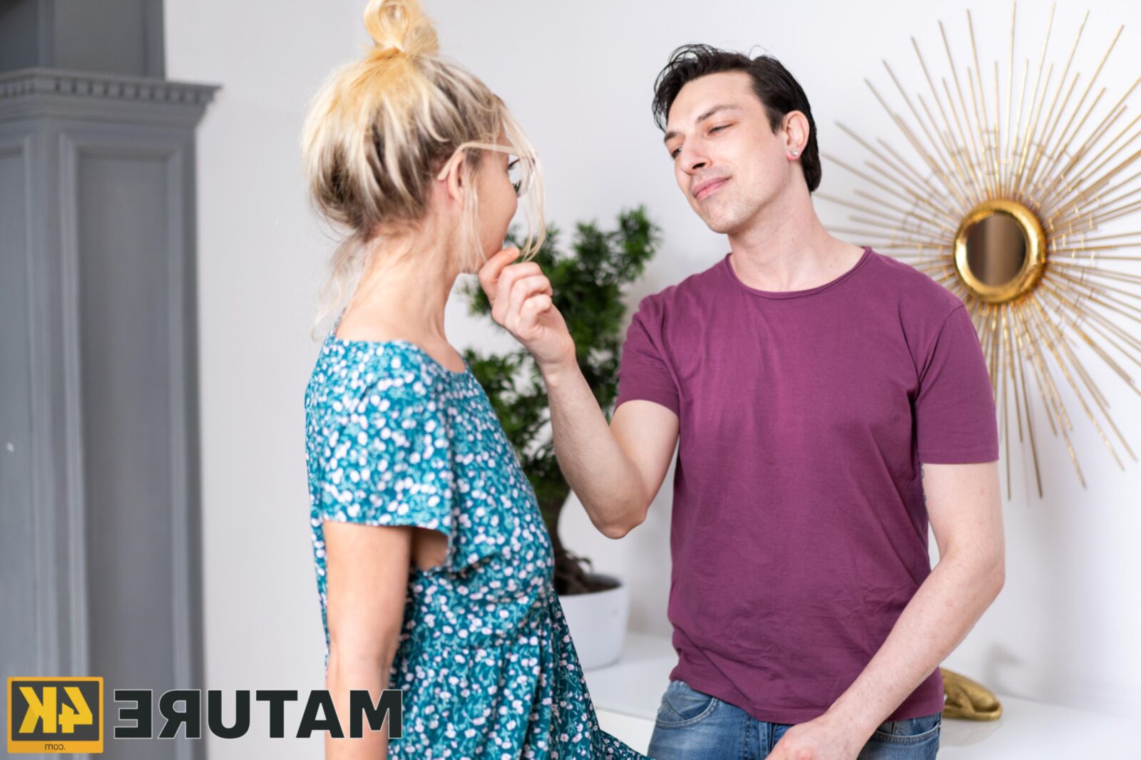 Aturaturk larissa lite der Nachbarn Makeover x x