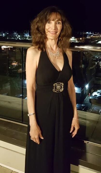 Sexy madura en los vestidos