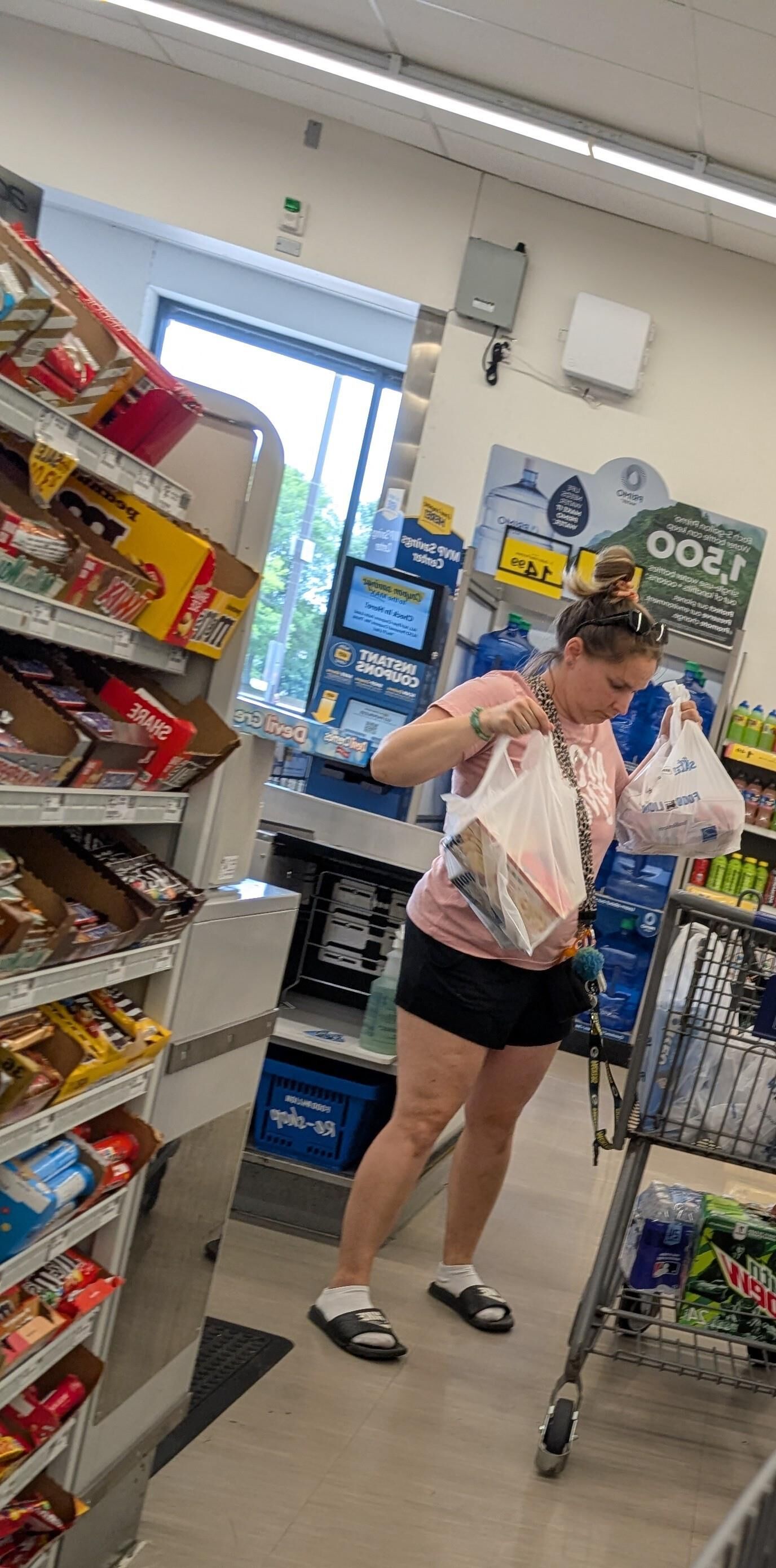 Awesome legs milf shopper