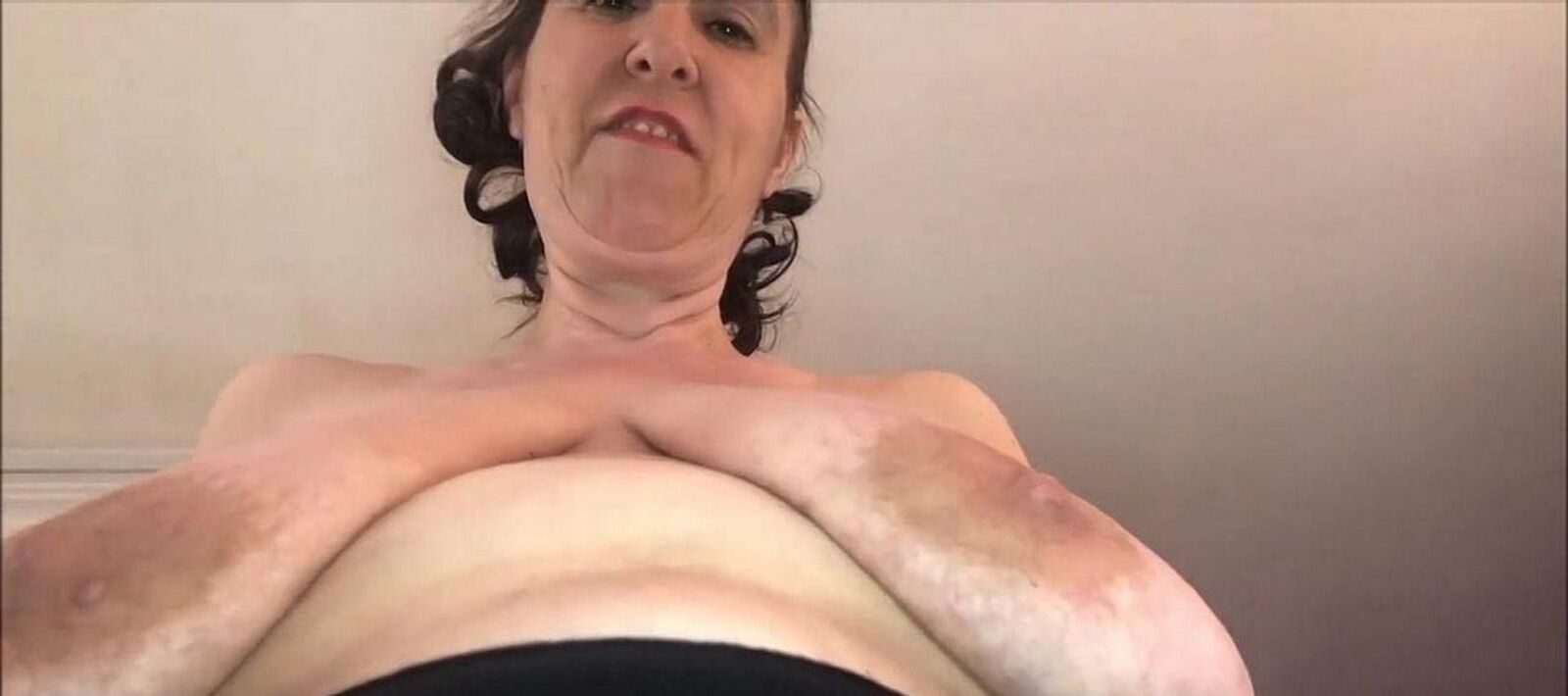 DELICIOUS MATURE BOSOMS