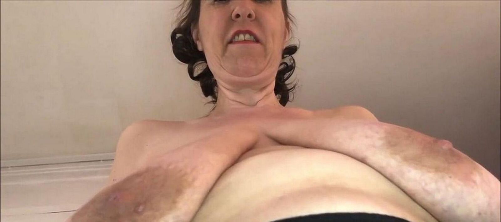 DELICIOUS MATURE BOSOMS