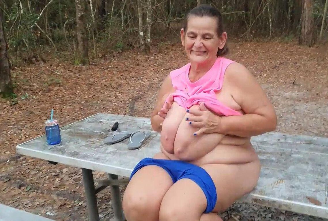 ENJOY SARAH'S MAGNIFICENT BIG BOSOMS