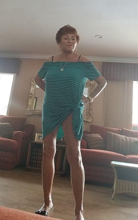 Damas maduras que quieren aplastar tus bolas