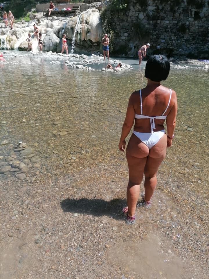 Italian mature at the beach (nn but sexy)