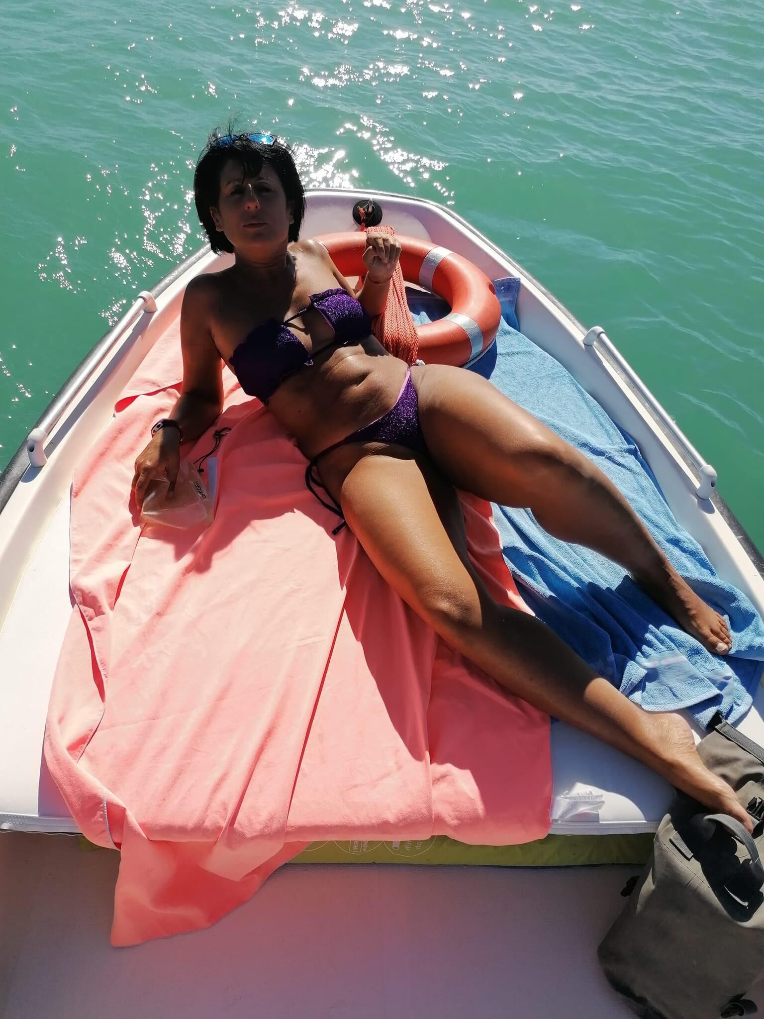 Italian mature at the beach (nn but sexy)