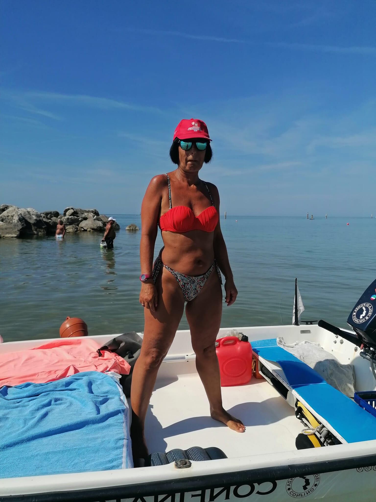 Italian mature at the beach (nn but sexy)