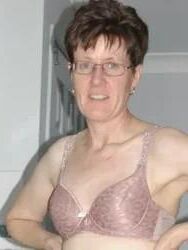 Mature slim Ashleigh B from Canberra, Australia