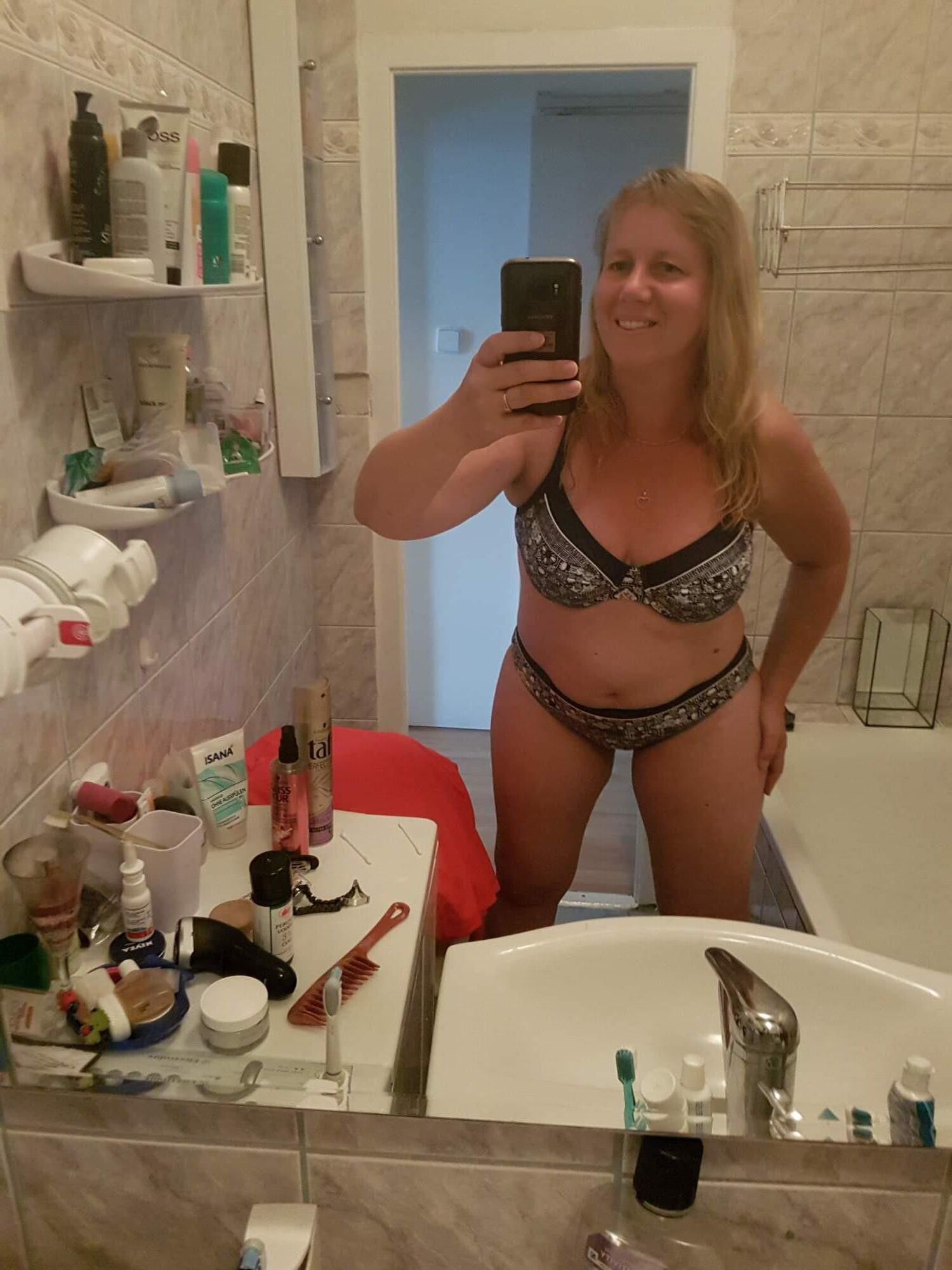 Rubio caliente milf selfies desnudos