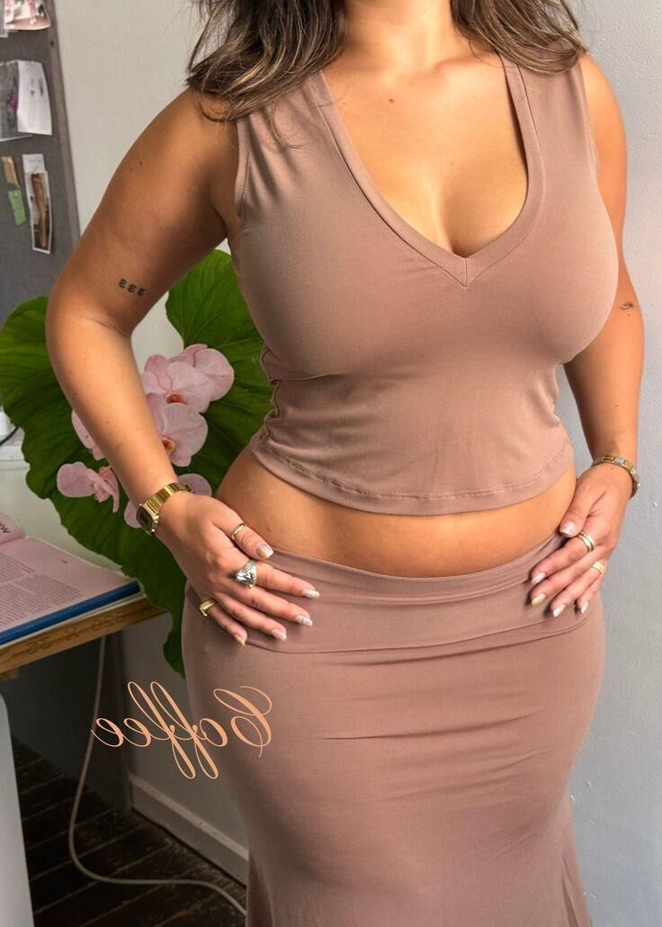 ¡P Interés en la belleza Centrarse en esta sexy Milf Pawg Queen!