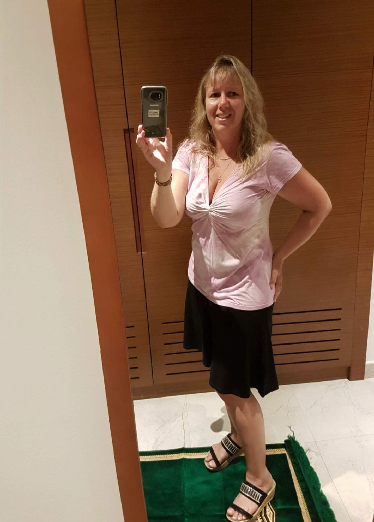 Rubio caliente milf selfies desnudos