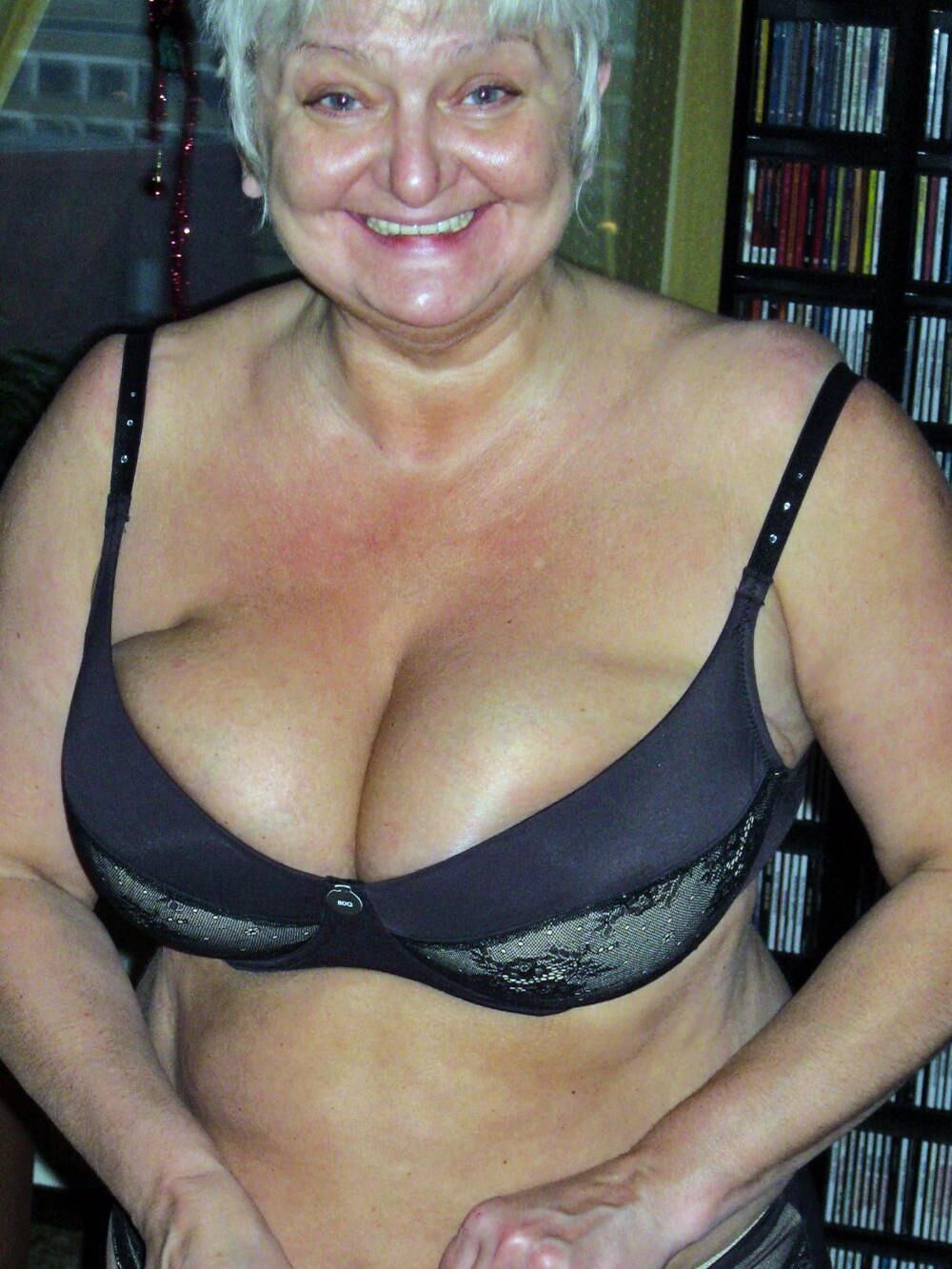 Posando en nueva lencería