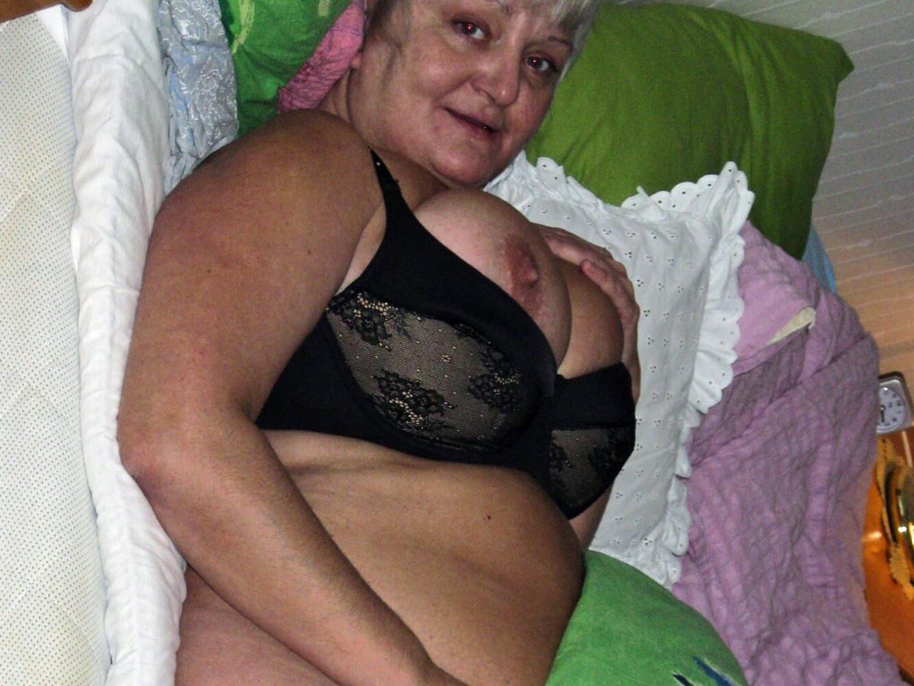 Posando en nueva lencería