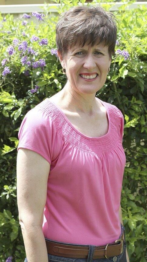 Mature slim Ashleigh B from Canberra, Australia