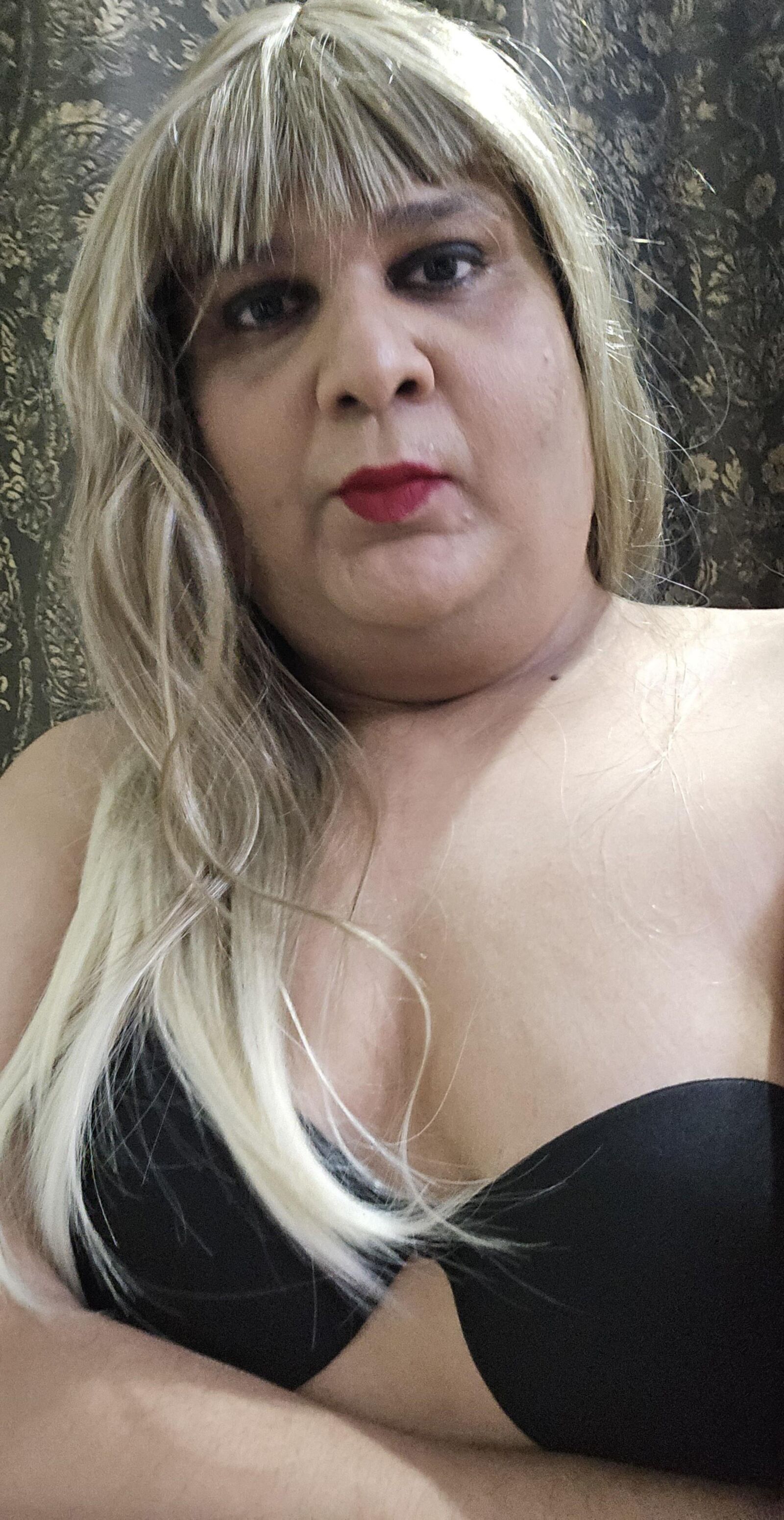 Blonde transexuelle Monica M Closeup