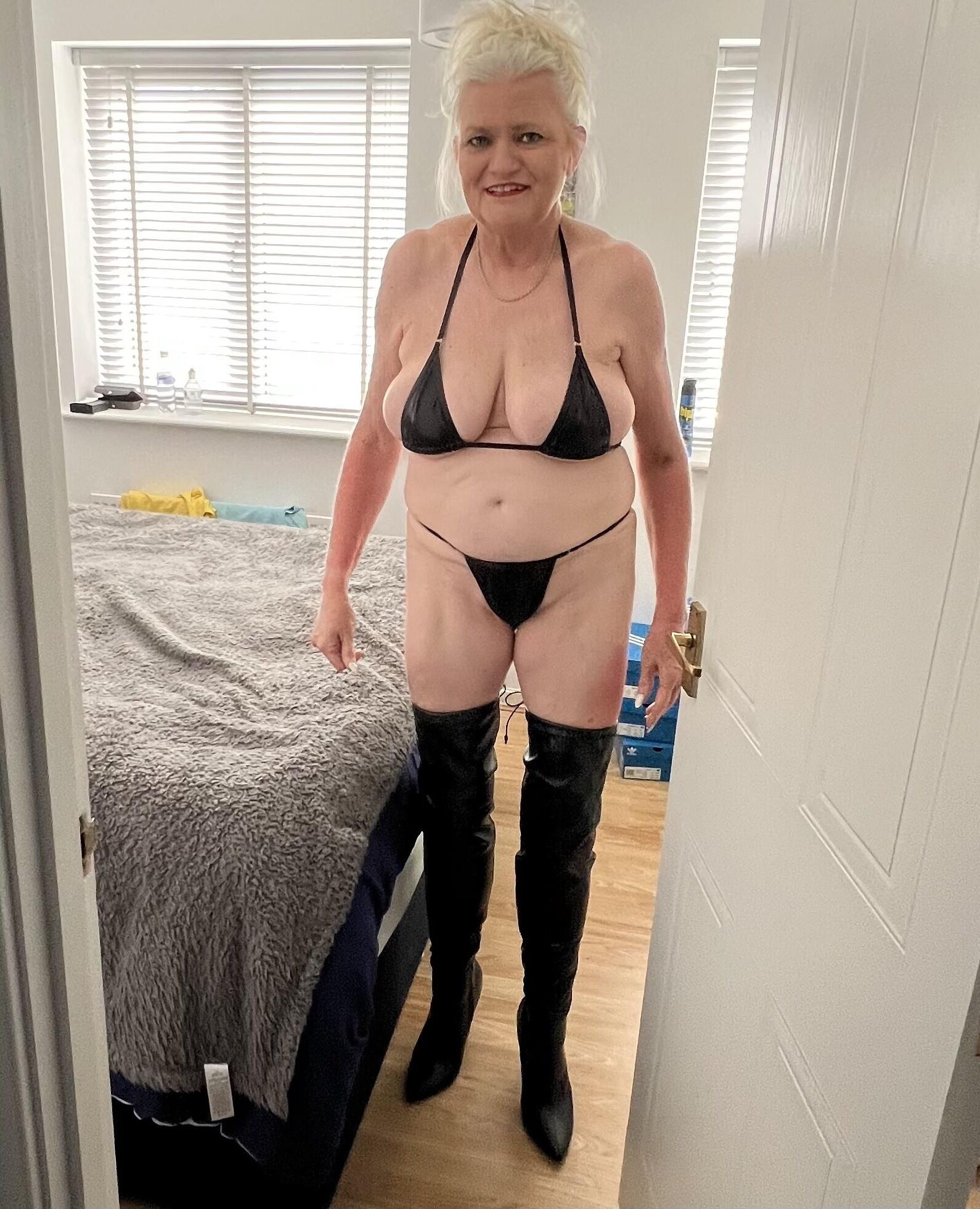 Reif in neuen Bikini