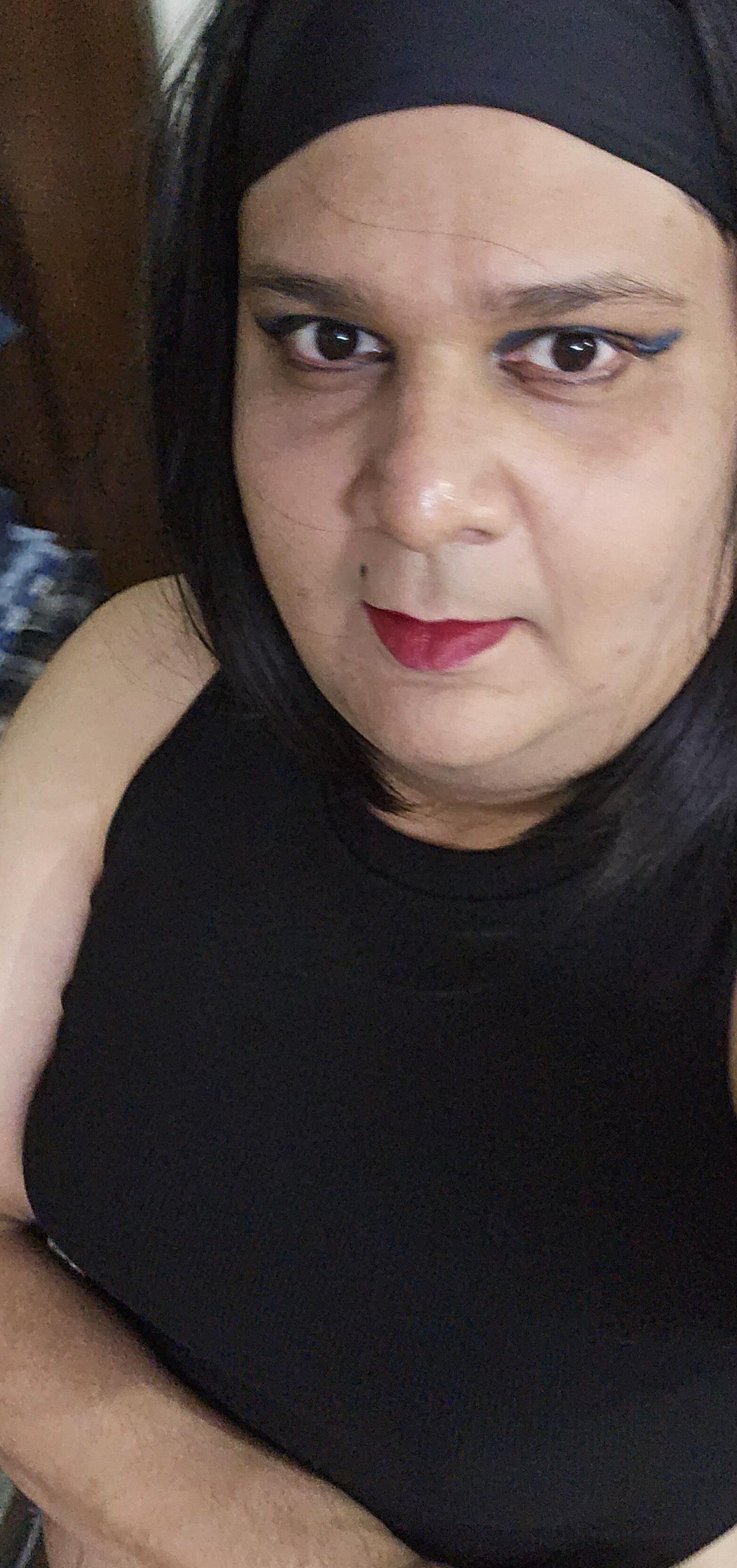 Cabelo curto Monica M Black Tee s