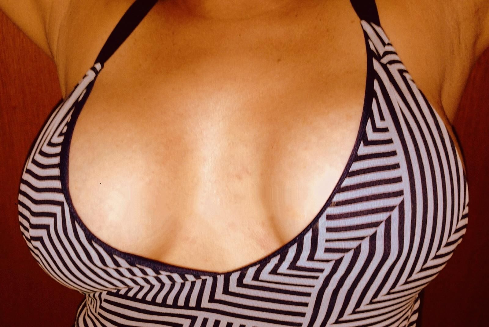 Mis jugosas tetas para ti