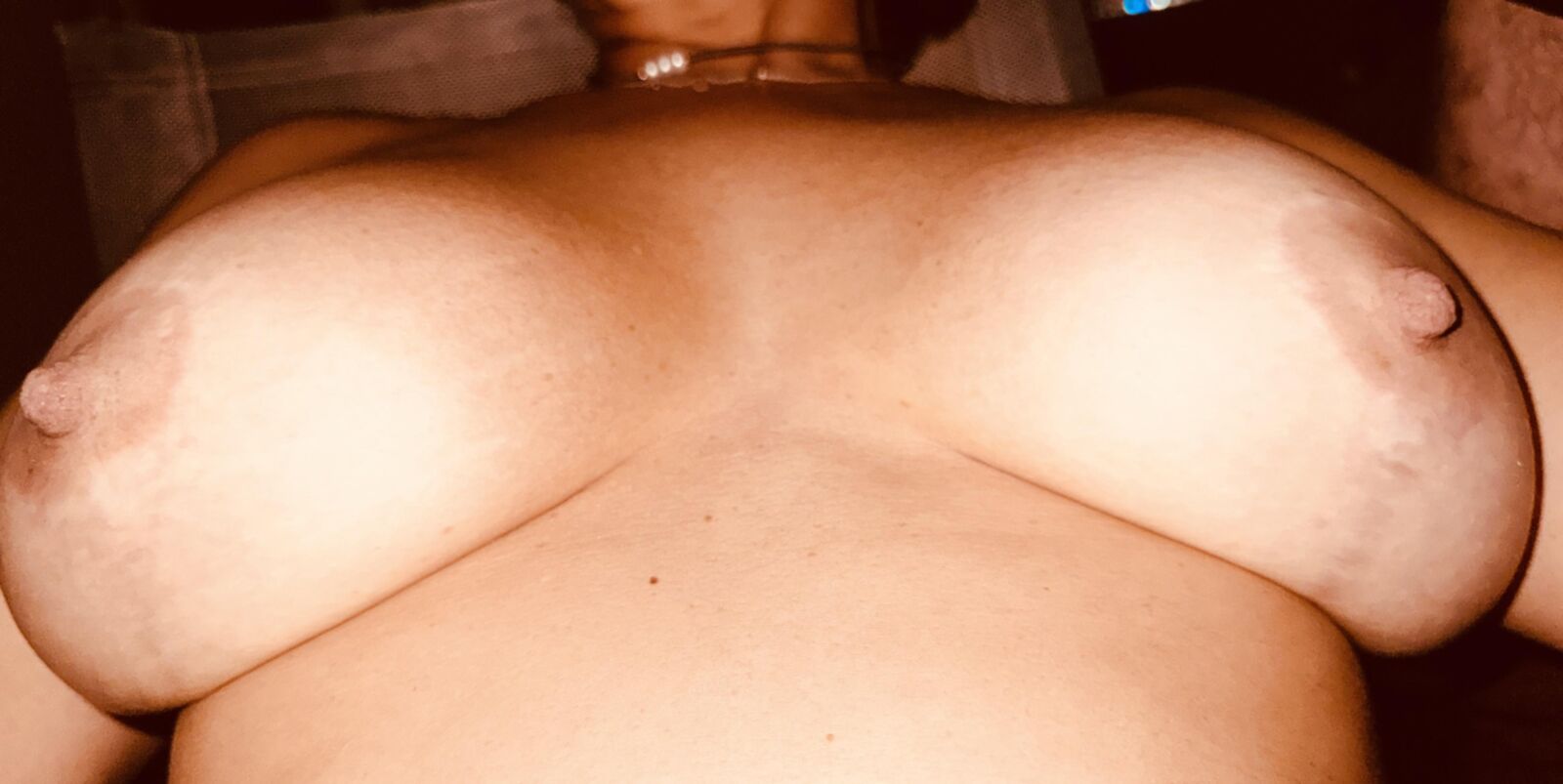 Mis jugosas tetas para ti