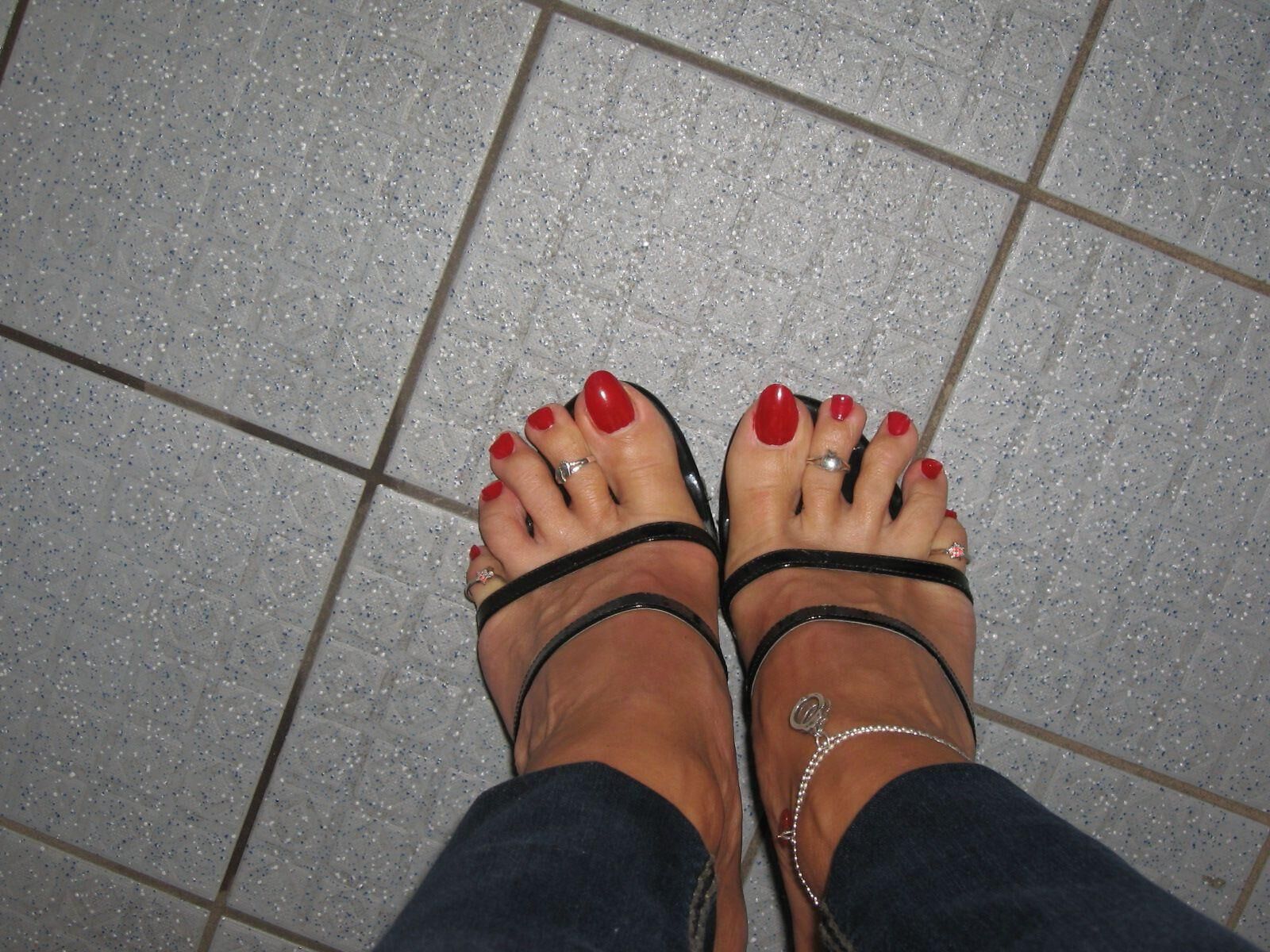yolandas hooker feet