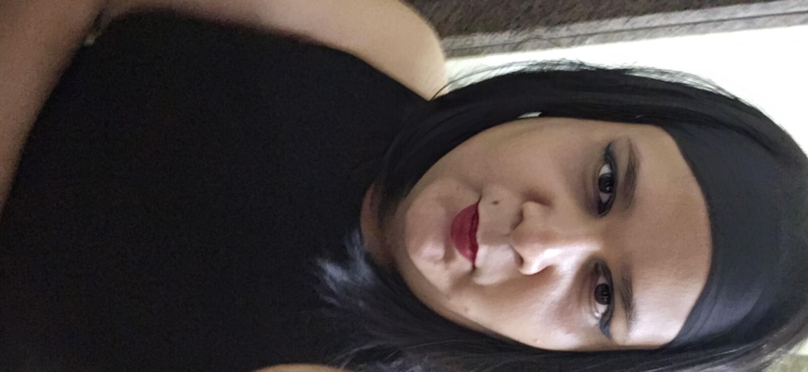 Cabelo curto Monica M Black Tee s