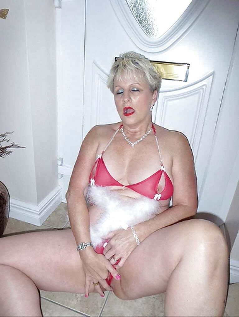 Milfs and mothers 