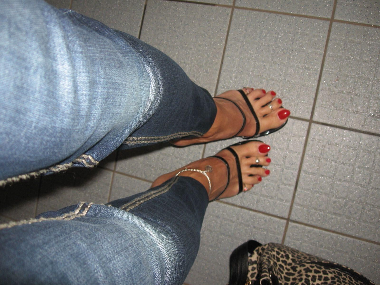 yolandas hooker feet