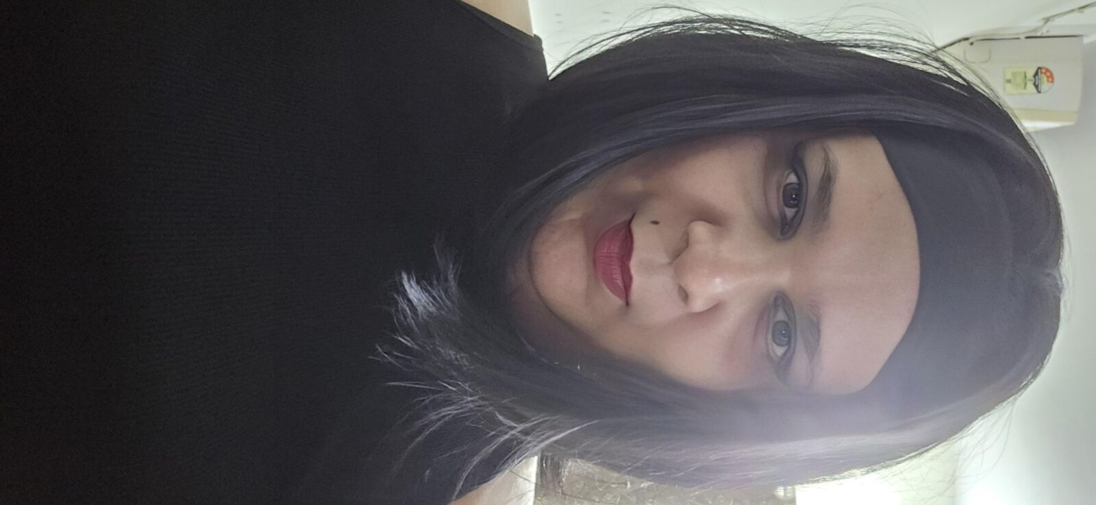 Cabelo curto Monica M Black Tee s