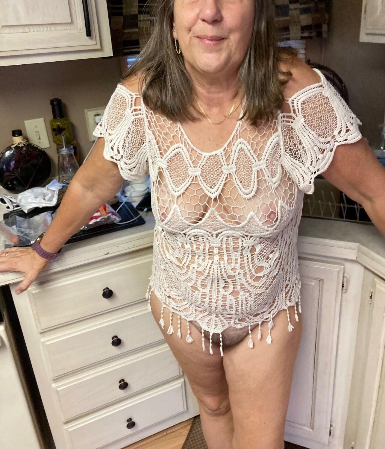 Mature Amateur Hotwife Gina
