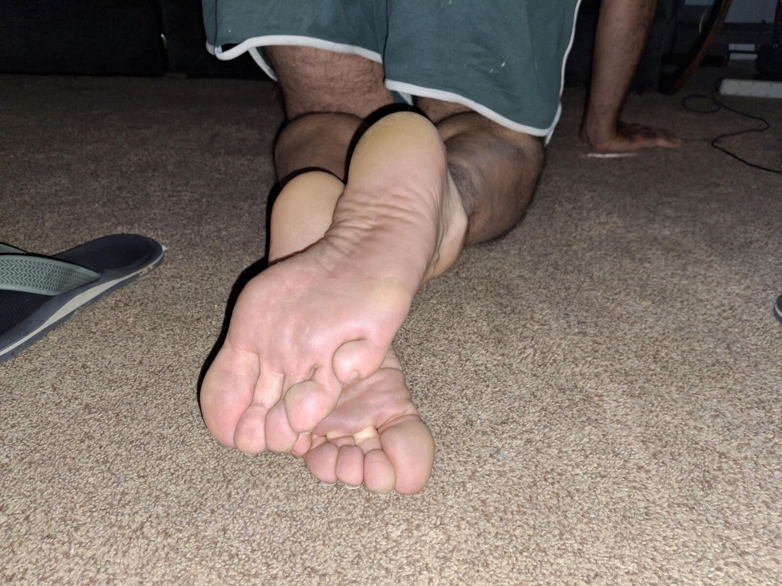 Souhaitez-vous embrasser Lick et jouir sur mes semelles douces?