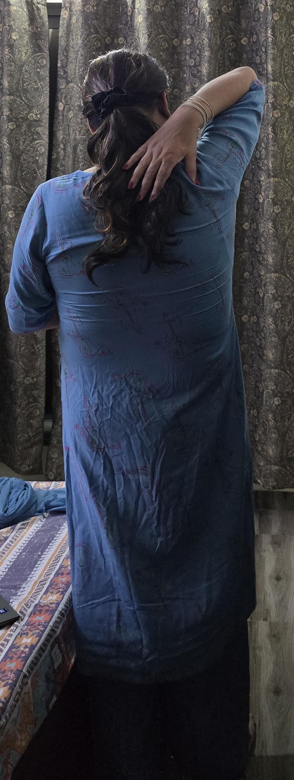 Travesti Monica M em Vestido Azul S