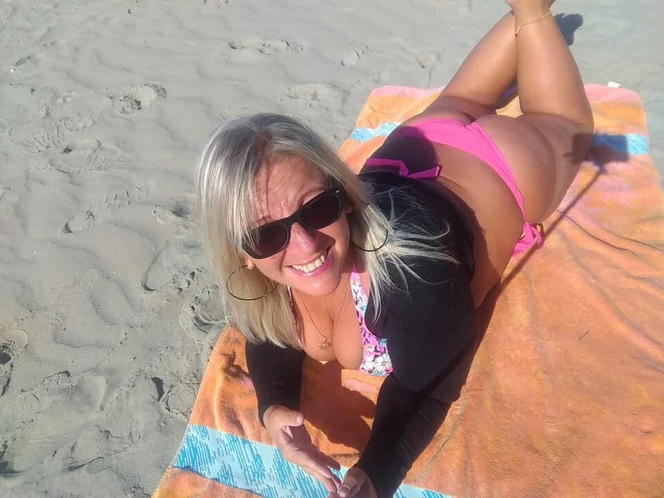 Italian blonde mature bbw bikini tirs (nn mais chaud)