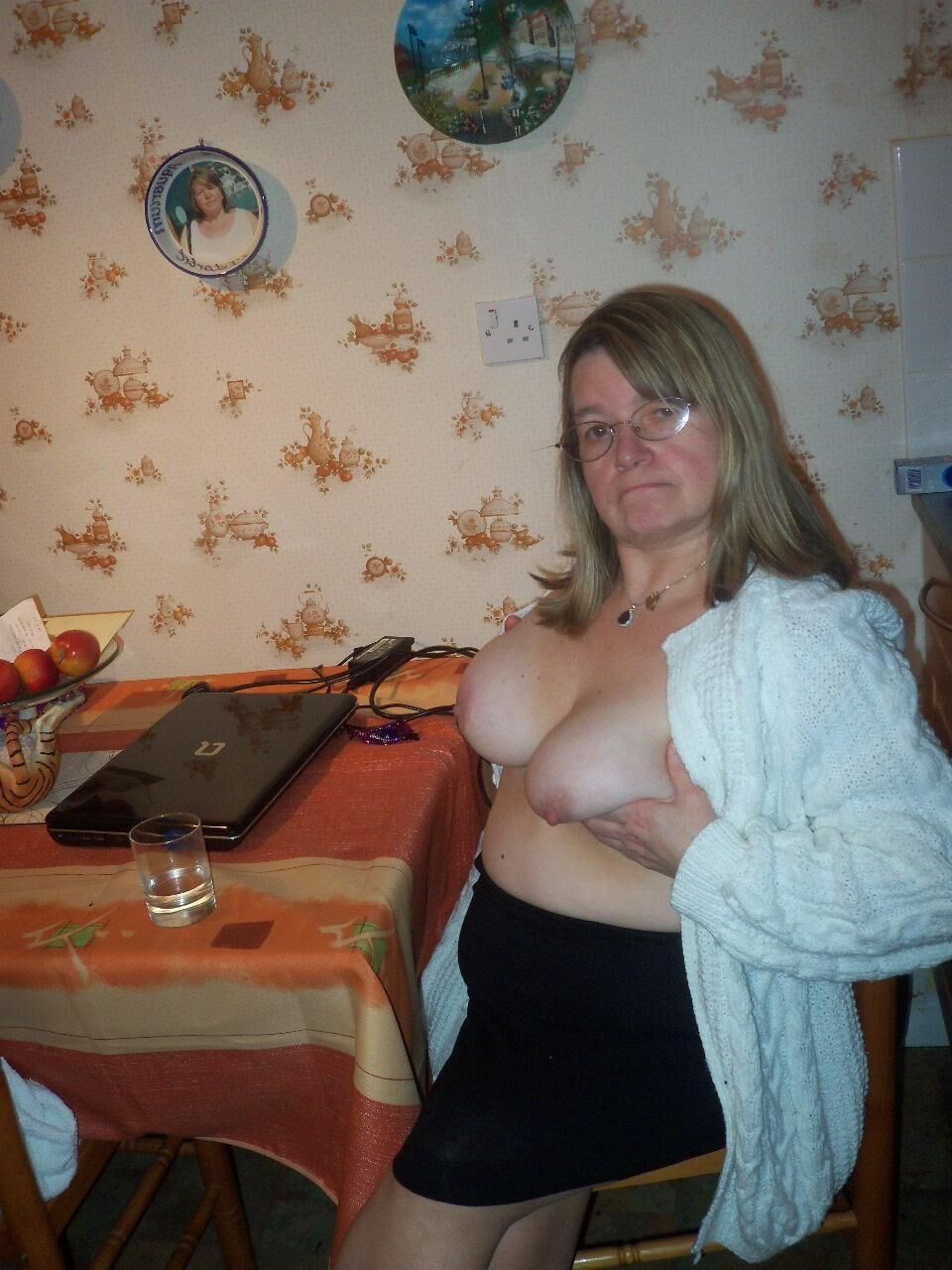 Who is she? Milf old pics