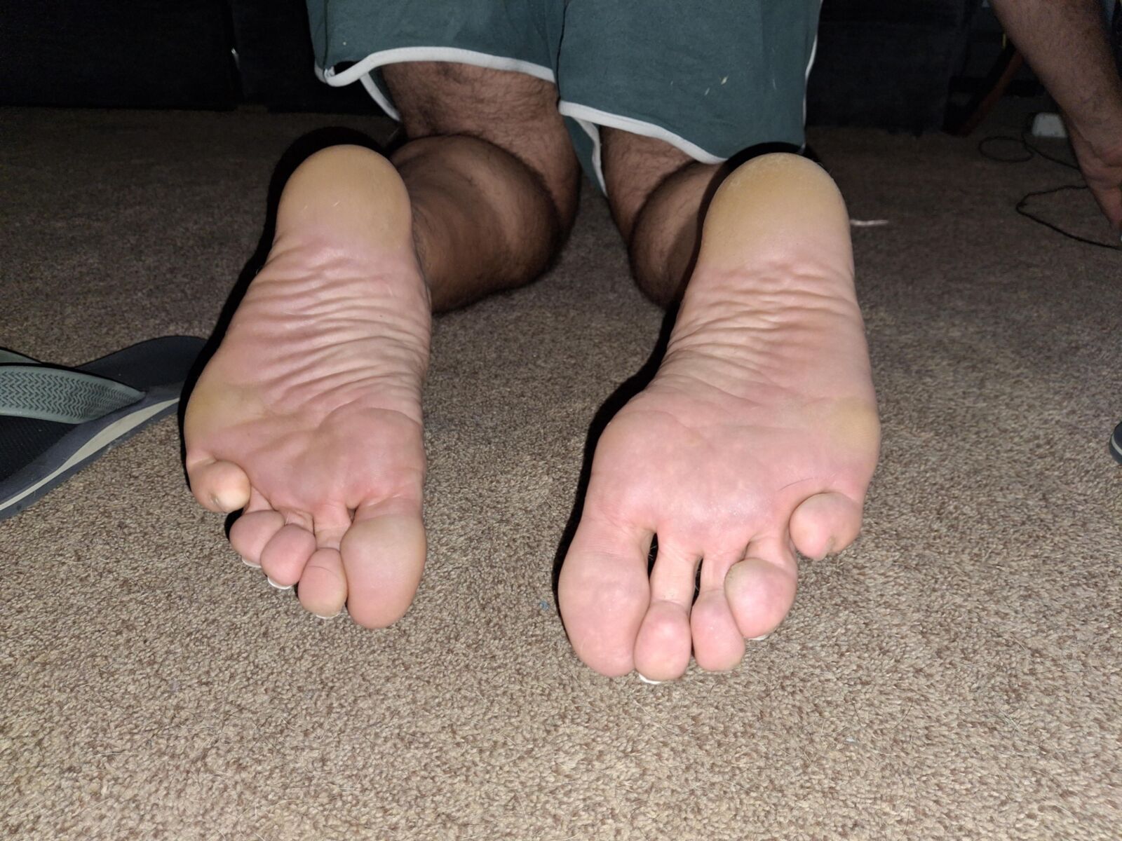 Souhaitez-vous embrasser Lick et jouir sur mes semelles douces?