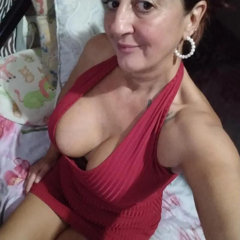 sexy busty mature slut