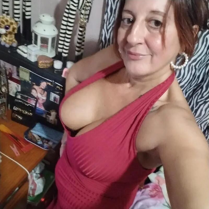 sexy busty mature slut
